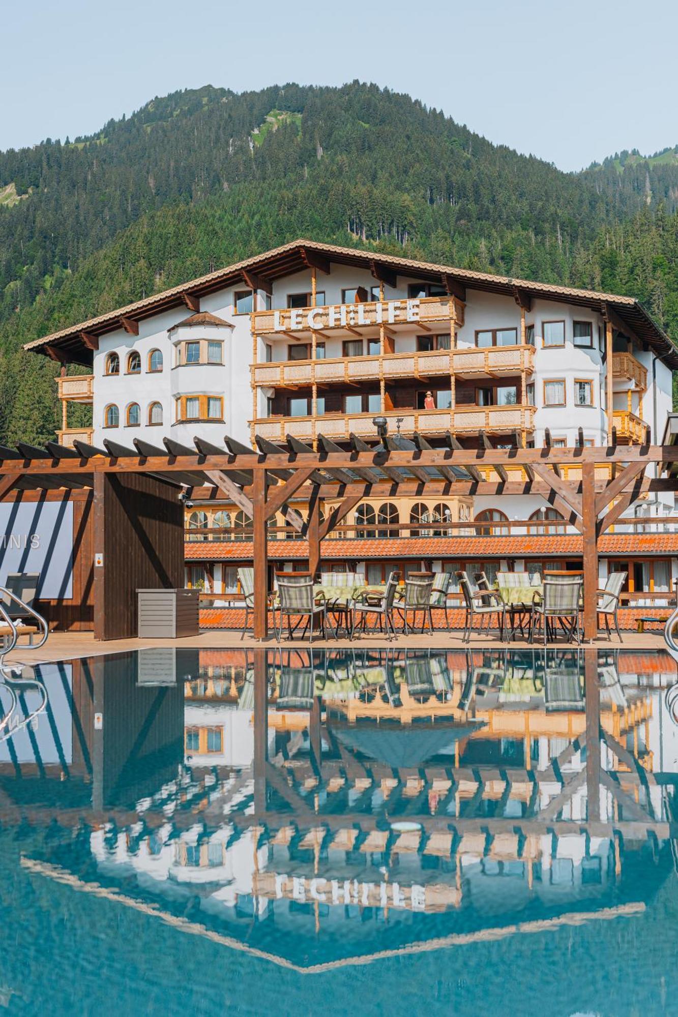 Lechlife Travelhouse Aparthotel Reutte Exterior photo